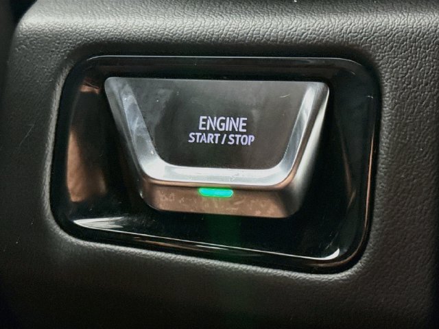 Used 2025 GMC Yukon XL Denali RWD image 20