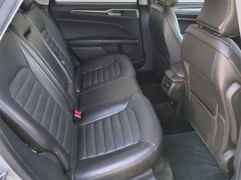 Used 2016 Ford Fusion SE w/ Equipment Group 202A image 20