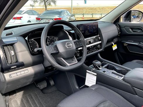 New 2026 Nissan Pathfinder SV image 8