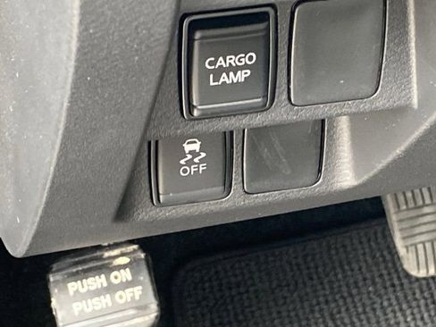 Used 2025 Nissan Frontier SV w/ SV Convenience Package RWD image 14