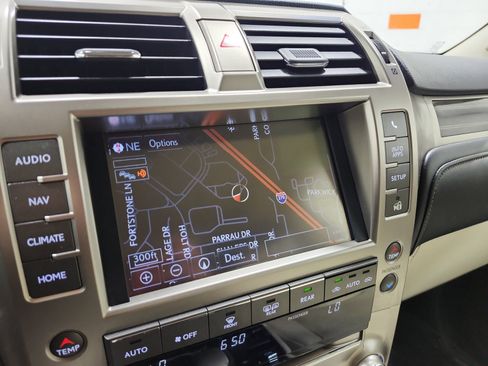 Used 2020 Lexus GX 460 Luxury w/ Accessory Package AWD/4WD image 21