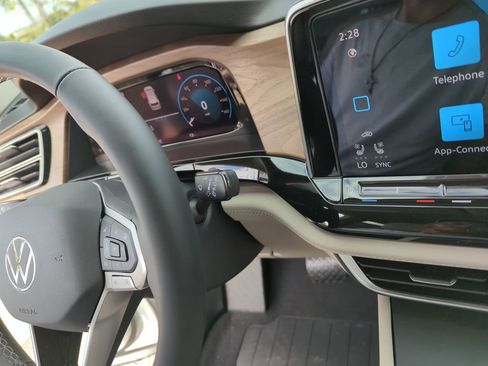 New 2026 Volkswagen Atlas SE image 24