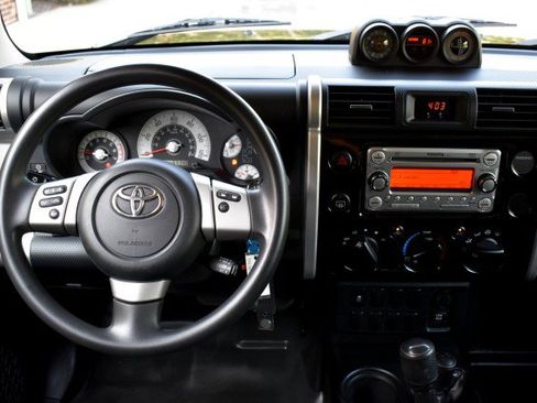 Used 2014 Toyota FJ Cruiser 4WD w/ Convenience Package image 15
