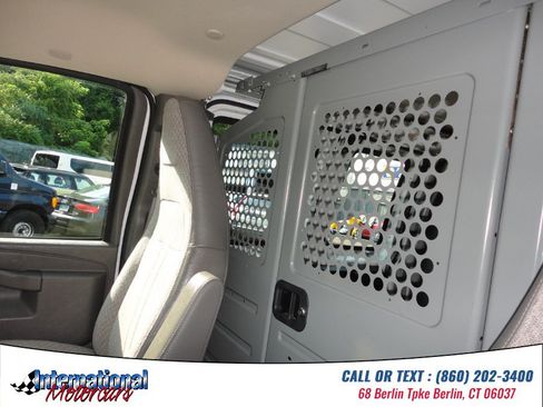 Used 2017 Chevrolet Express 2500 RWD image 18