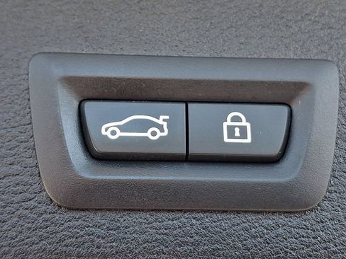 Used 2017 BMW X3 xDrive28i AWD/4WD image 32