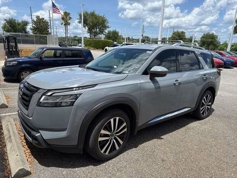Used 2024 Nissan Pathfinder Platinum AWD/4WD image 1