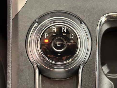 Used 2020 Ford Fusion SE image 32