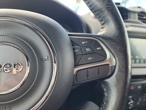 Used 2018 Jeep Renegade Limited w/ Safety & Security Group image 16
