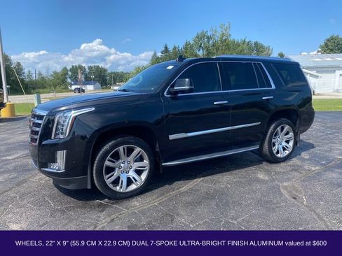 Used 2017 Cadillac Escalade Luxury AWD/4WD image 2