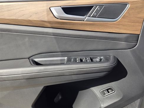 New 2026 Volkswagen Atlas SE image 18