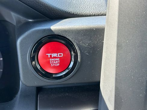 Used 2025 Toyota Tacoma TRD Off-Road AWD/4WD image 34