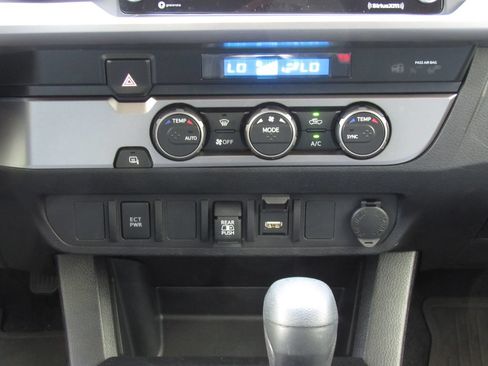 Certified 2022 Toyota Tacoma SR5 RWD image 29
