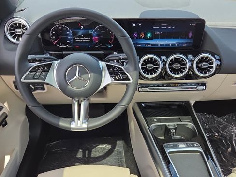 Used 2026 Mercedes-Benz GLA 250 image 12