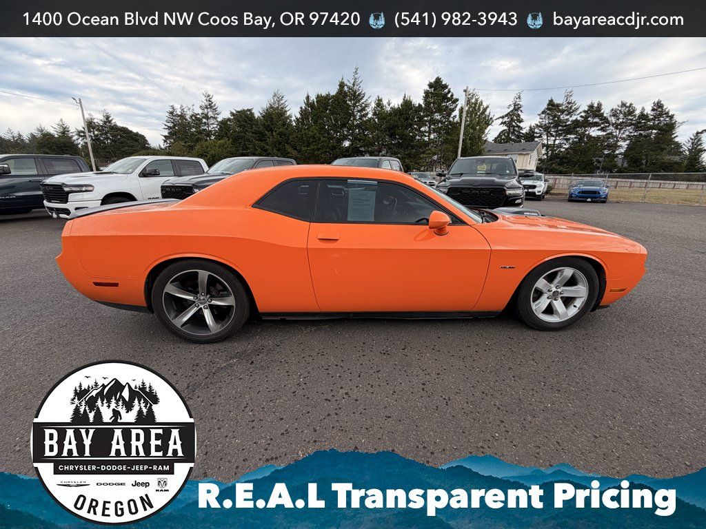 Used 2014 Dodge Challenger R/T RWD image 4