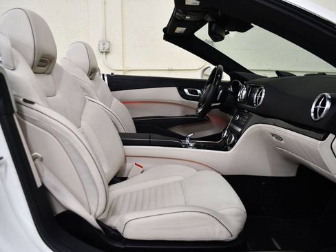 Used 2017 Mercedes-Benz SL 550 image 12