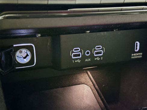 Used 2022 Jeep Wagoneer Series II w/ Premium Group I image 16