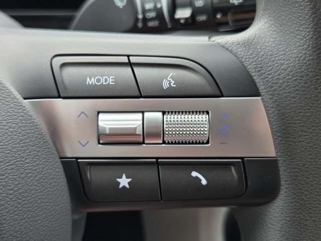 Used 2025 Hyundai Kona SE FWD image 22