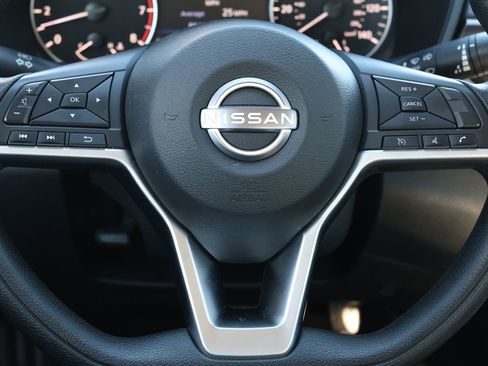 Used 2024 Nissan Altima 2.5 SV image 16