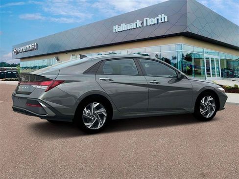 New 2025 Hyundai Elantra Sport FWD image 8