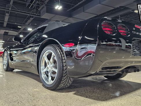 Used 2000 Chevrolet Corvette Convertible w/ Memory Pkg image 4