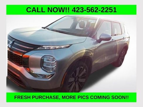 Used 2025 Mitsubishi Outlander SE FWD image 1
