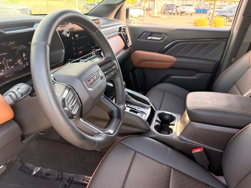 Used 2025 GMC Canyon AT4 w/ Nightfall Edition AWD/4WD image 18