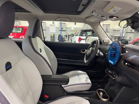 Certified 2025 MINI Cooper S image 23