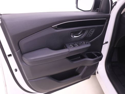 Certified 2024 Honda Pilot EX-L image 10