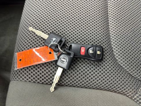 Used 2014 Nissan Frontier SV AWD/4WD image 28