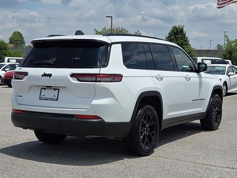 Used 2024 Jeep Grand Cherokee L Altitude AWD/4WD image 5