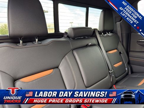 Used 2024 GMC Sierra 1500 AT4 w/ Technology Package AWD/4WD image 30