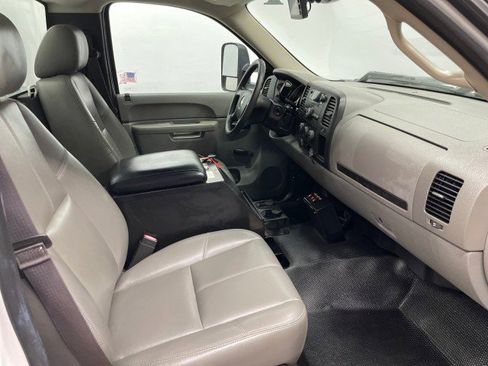 Used 2014 Chevrolet Silverado 3500 W/T image 30