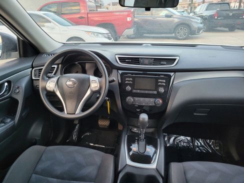 Used 2015 Nissan Rogue S FWD image 25