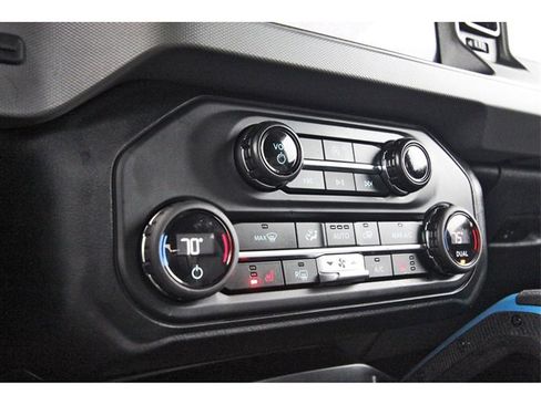 Used 2024 Ford Bronco Black Diamond w/ Sasquatch Package image 24