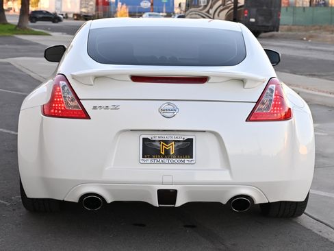 Used 2010 Nissan 370Z Coupe image 6