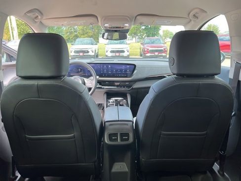 Certified 2025 Buick Envision Sport Touring image 29