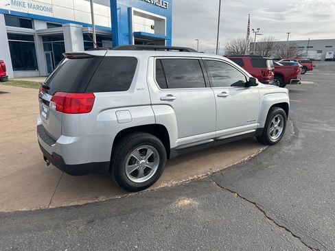 Used 2015 GMC Terrain SLT image 32