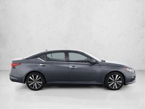 Used 2021 Nissan Altima 2.5 SV FWD image 8
