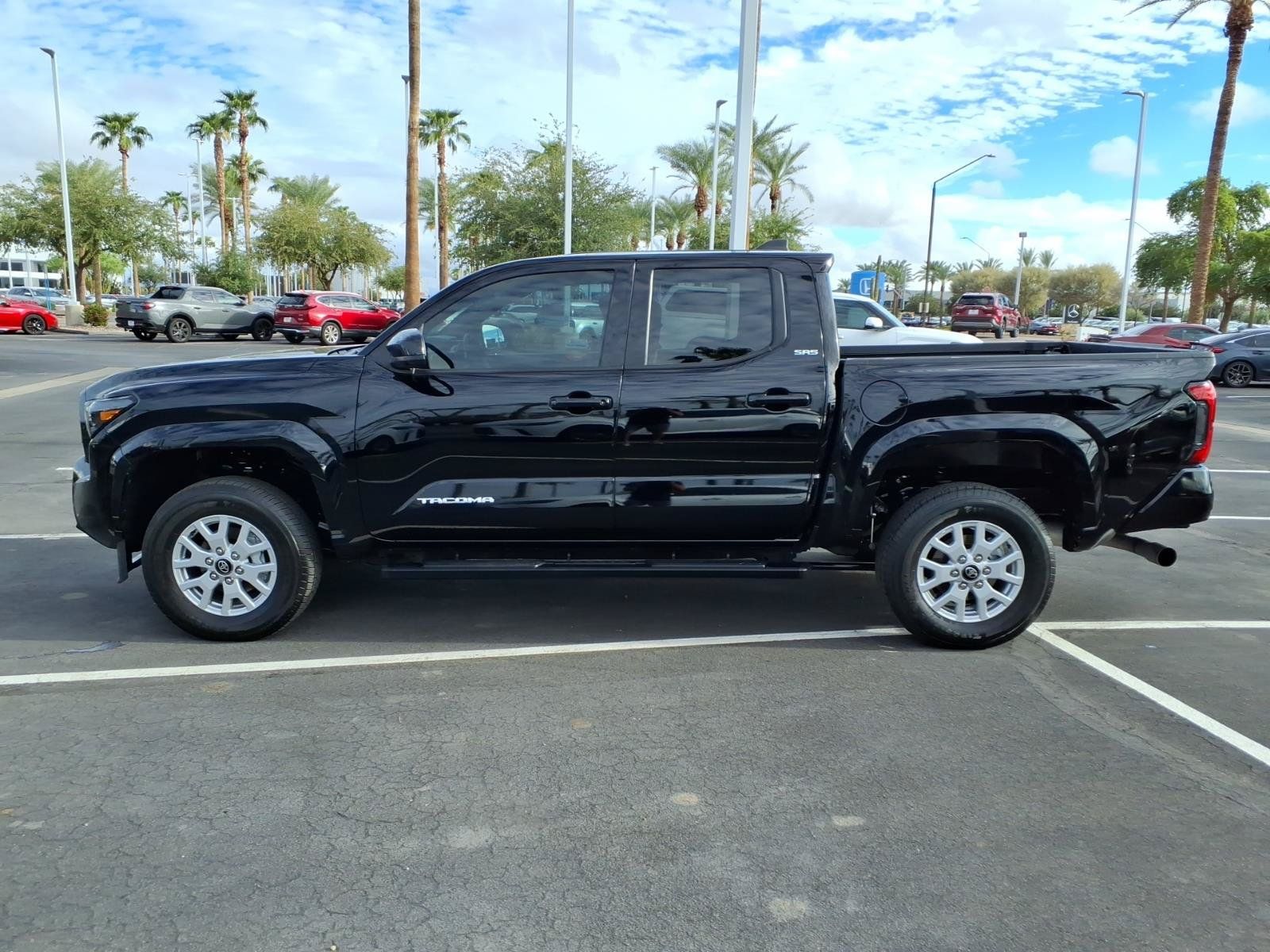 Certified 2025 Toyota Tacoma SR5 AWD/4WD image 7