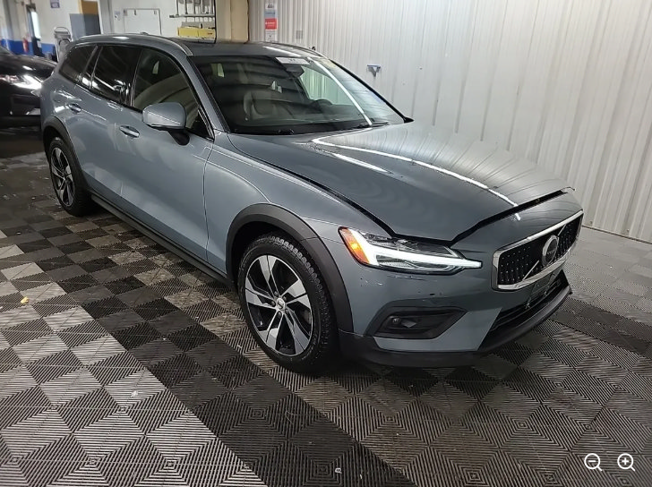 Used 2024 Volvo V60 B5 Cross Country Plus AWD/4WD image 5