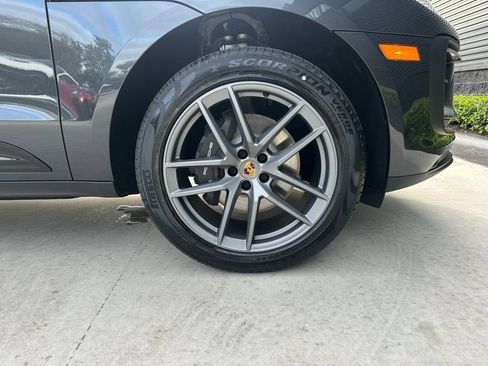 Used 2026 Porsche Macan AWD/4WD image 15