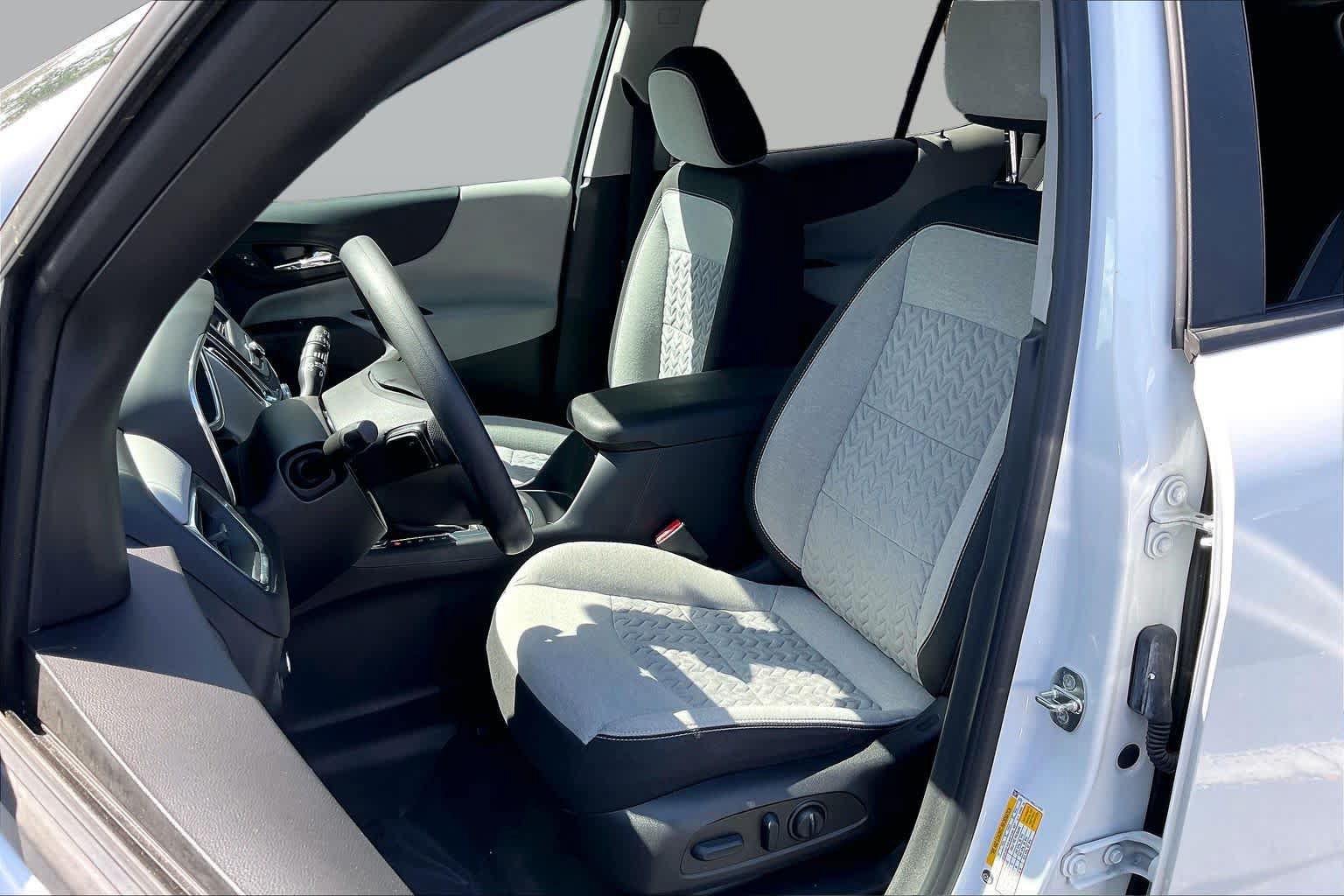 Used 2022 Chevrolet Equinox LS w/ LS Convenience Package FWD image 24