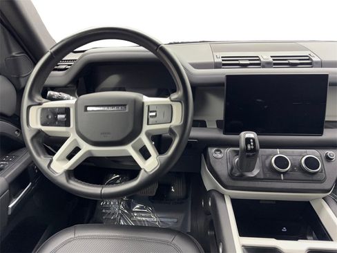 Used 2025 Land Rover Defender 110 S image 52
