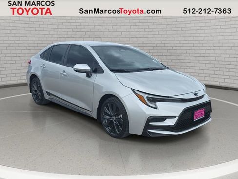 Used 2024 Toyota Corolla SE image 3
