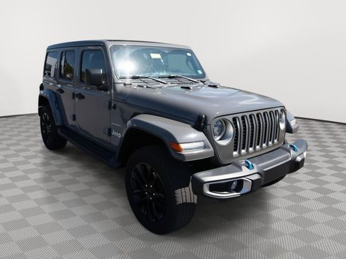 Used 2023 Jeep Wrangler Unlimited Sahara w/ Cold Weather Group AWD/4WD image 3