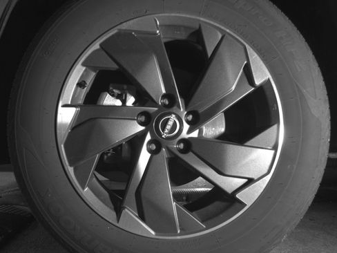 Used 2025 Nissan Rogue SV AWD/4WD image 15