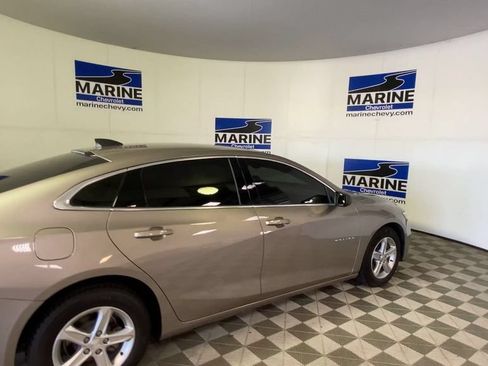 Used 2022 Chevrolet Malibu LS w/ LPO, Floor Liner Package FWD image 2