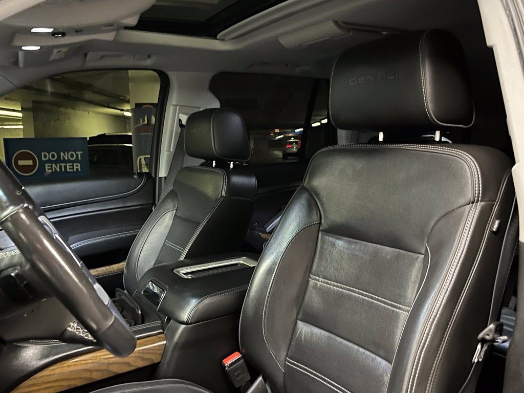 Used 2019 GMC Yukon Denali w/ Denali Ultimate Package AWD/4WD image 23