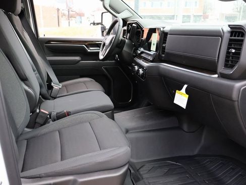 New 2026 GMC Sierra 2500 SLE image 7