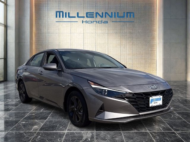 Used 2023 Hyundai Elantra SEL FWD image 7